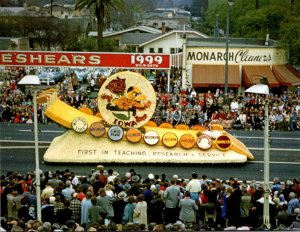 California Pasadena Tournament Of Roses Parade 1957 Iowa University Float