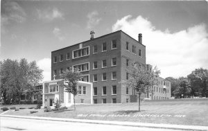 Postcard RPPC 1950s Iowa Estherville Holy Family Hospital occupational 23-12707