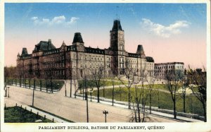 Canada Parliament building Batisse Du Parlement Quebec Vintage Postcard 07.29