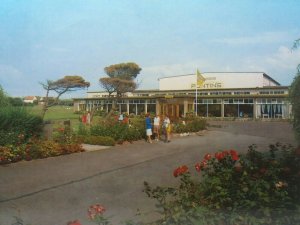 Pontins SandBay Holiday Centre Camp Vintage Postcard Weston Super Mare Avon 1985