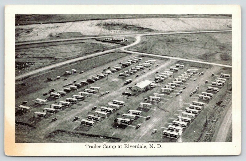 Riverdale North Dakota~Birdseye Trailer Camp~Mobile Home Park~1940s B&W PC 