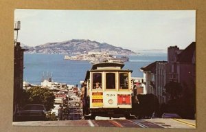 VINTAGE UNUSED POSTCARD CABLE CAR SAN FRANCISCO CAL. ALCATRAZ IN BACKGROUND