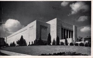 Joslyn Art Museum  Omaha  Nebraska  Postcard  1952