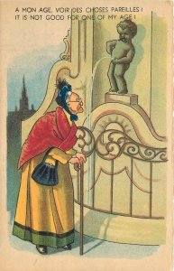 Belgium Peeing Statue Old Lady Comic Humor 1950s Postcard 22-9278