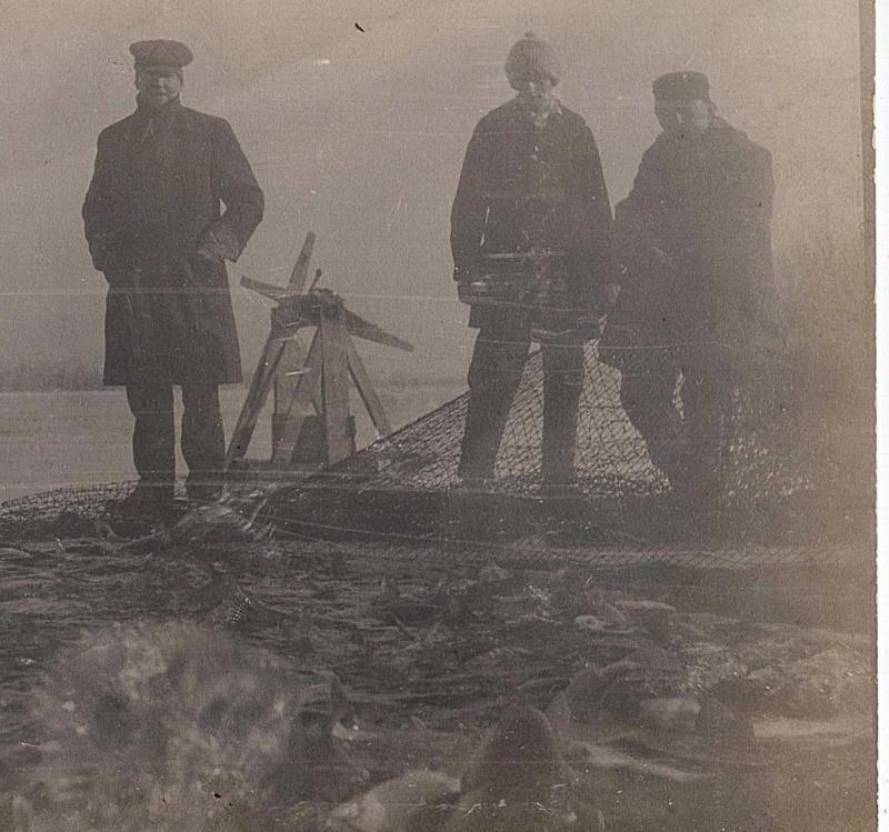 1904-18 RPPC Fishing Fisherman Men Occupational Dock Big Net Real Photo Postcard