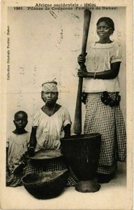 CPA AK Fortier 1301 Pileuse de Couscous, Femmes de Dakar SENEGAL (812044)