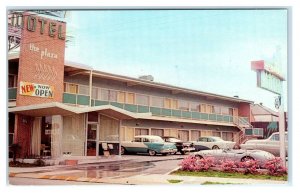 NEW ORLEANS, LA  Louisiana ~ Roadside PLAZA MOTEL  c1950s Cars  Postcard