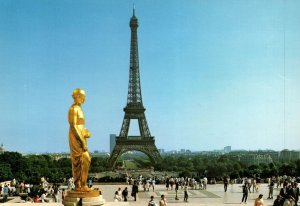 THE EIFFEL TOWER AS SEEN FROM TROCADERO PARIS FRANCE CONTINENTAL SIZE POSTCARD