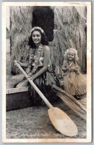 Honolulu Hawaii 1940s Postcard Hula Girls & Canoe Grass Skirts