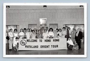 RPPC Gtoup Photo Welcome To Hong Kong Chinea Mayaland Orient Tour Postcard N7