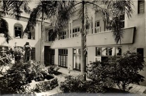 curacao, N.A., WILLEMSTAD, Sint-Elisabeth Hospital, Monastery Courtyard (1960s)