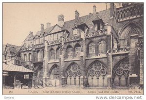 ROUEN, Cour d'Albane (ancien Cloitre) - Albone yard (Old cloister), Haute-Nor...