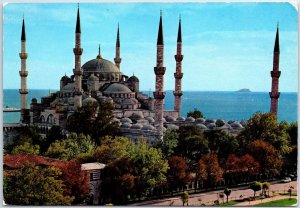 VINTAGE CONTINENTAL SIZE POSTCARD THE BLUE MOSQUE AT ISTANBUL TURKEY