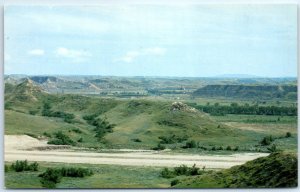 Driving though the North Dakota Badlands with Chateau De Mores - North Dakota
