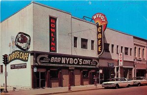 Postcard 1940s Minnesota Hiawatha Valley Nybo's Cafe occupation Autos 24-5153
