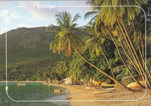 Martinique Cases de pecheurs sur une plage des Caraibes