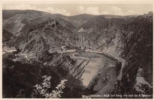 BF37068 altenahr blick auf burg are und die tunnels germany