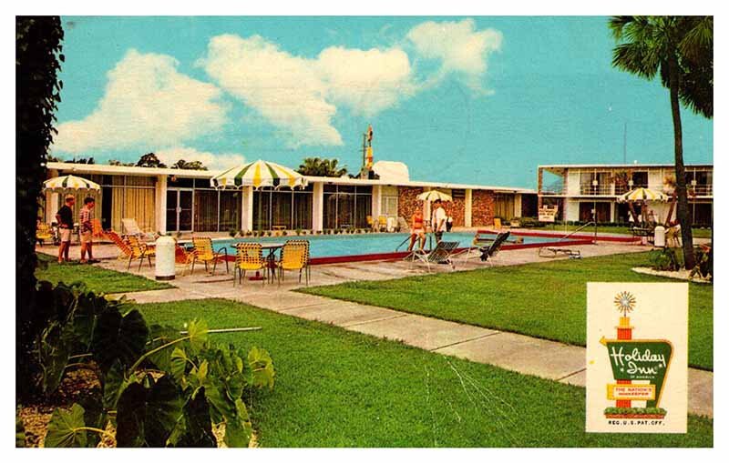 Postcard SWIMMING POOL SCENE Tallahassee Florida FL AR5333