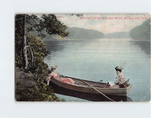 Postcard Boating On Milwaukee River, Milwaukee, Wisconsin