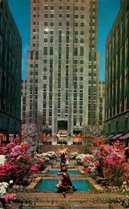 New York City Rockefeller Center The Channel Gardens In Spring Dress