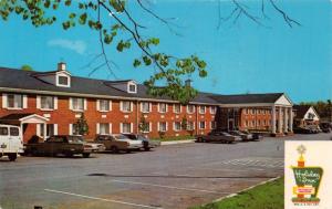 NORTH LEXINGTON KENTUCKY~HOLIDAY INN~NEWTOWN PIKE &  I-75 POSTCARD 1960s