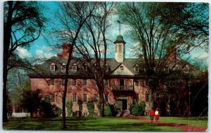 Postcard - Wren Building, Williamsburg, Virginia, USA