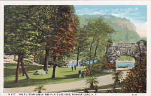 New York Mohonk Lake The Putting Green And Cochere