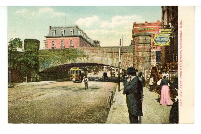 MA - Springfield. Railroad Arch Over Main Street ca 1900  (crease)