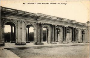 CPA VERSAILLES - Palais du Grand TRIANON - Le Peristyle (353629)