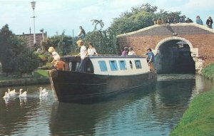 Children Feed Ducks From Narrowboat Trent & Mersey Canal Alrewas Vtg Postcard