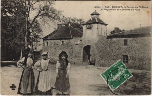 CPA busset la Ferme du chateau and peasant costume in the country (1220847) 