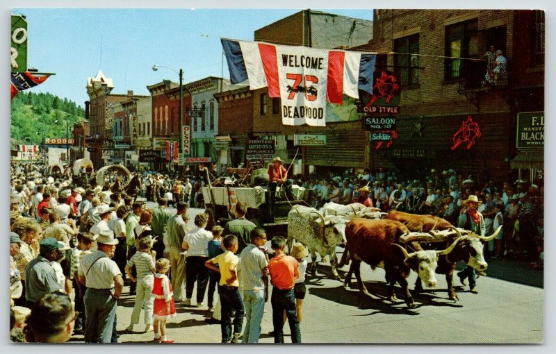 Deadwood SD~Days of 76 Parade~Widdoss Maytag~Saloon~Couple on Balcony~1960s 