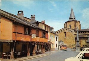 BG5584 environs d argeles gazost saint savin vieille maison car voiture france