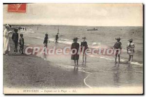 Postcard Old Bernieres children on the beach