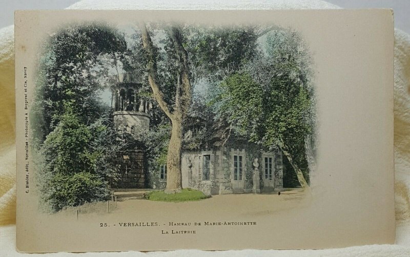 Versailles Hamrau de Marie-Antoinette La Laiterie France Vintage Postcard