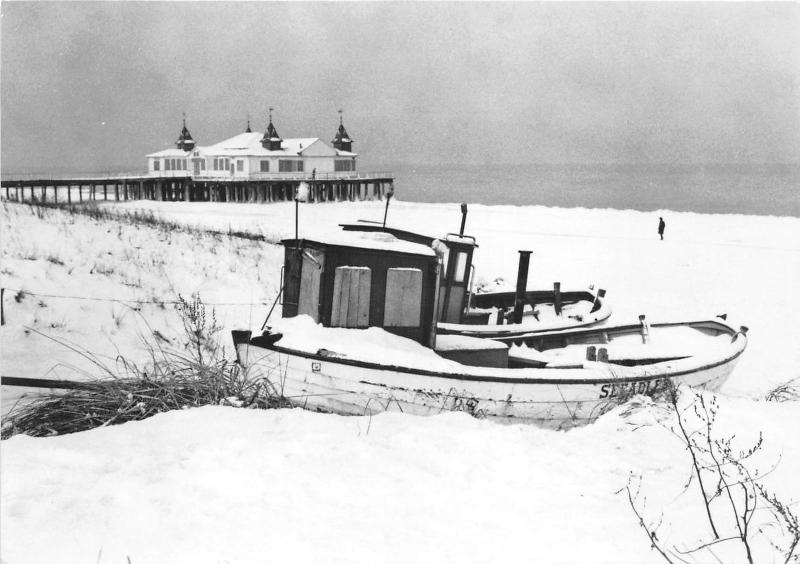 BG15677 boat  ostseebad ahlbeck usedom winter seebrucke  germany CPSM 14.5x9cm