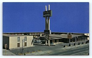 PUEBLO, CO Colorado ~ TOWN HOUSE MOTEL c1960s Cars Roadside Postcard