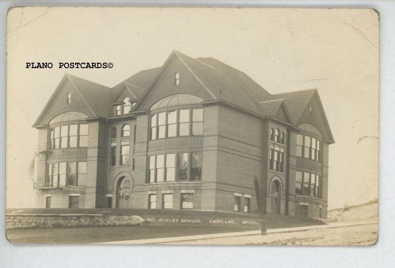 McKINLEY SCHOOL, CADILLAC, MI, RPPC Postcard