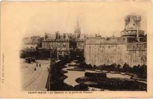 CPA Saint Malo Le Chateau et la porte St.Vincent FRANCE (1015373)