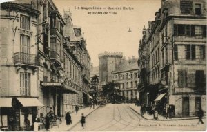 CPA Angouleme- Rue des Halles et Hotel de Ville FRANCE (1073874)