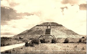 1930s TEOTIHUACAN MEXICO PIRAMIDE DEL SOL OSUNA PHOTO RPPC POSTCARD 41-52