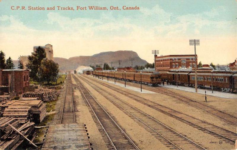 Fort William Ontario Canada Railroad Station Antique Postcard K70818