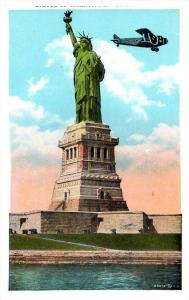 6776 New York City  Statue of Liberty, Plane