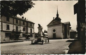 CPA GRESY-sur-ISERE La Place - L'Hotel de Ville - L'Eglise (1193288)