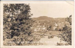 QC  STE AGATHE DES MONTS  LAURENTIDE INN rppc postcard