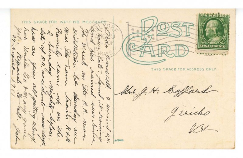 MA - Holyoke. City Hall      (creases)