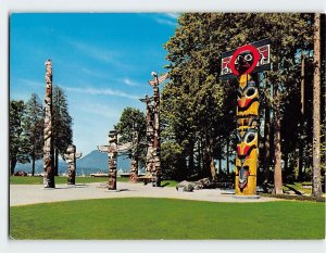 Postcard Toten Poles, Stanley Park, Vancouver, Canada