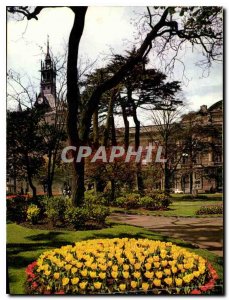 Postcard Modern Art City Toulouse Cite des Violettes Le Donjon du Capitole