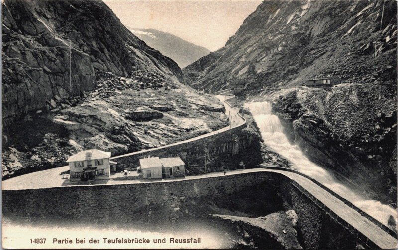 Switzerland Partie bei der Teufelsbrücke und Reussfall Vintage Postcard C084