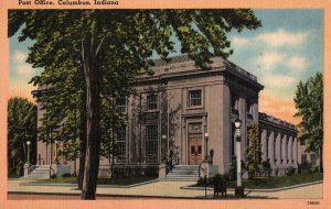 VINTAGE POSTCARD U.S. POST OFFICE AT COLUMBUS INDIANA